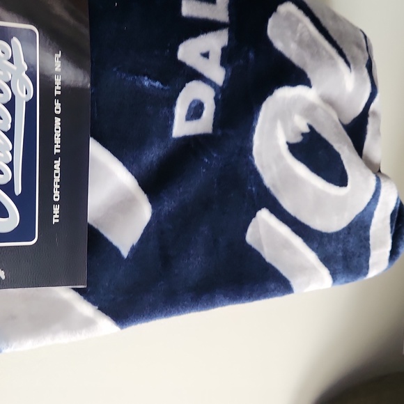 NFL Cowboys throw - Picture 2 of 3